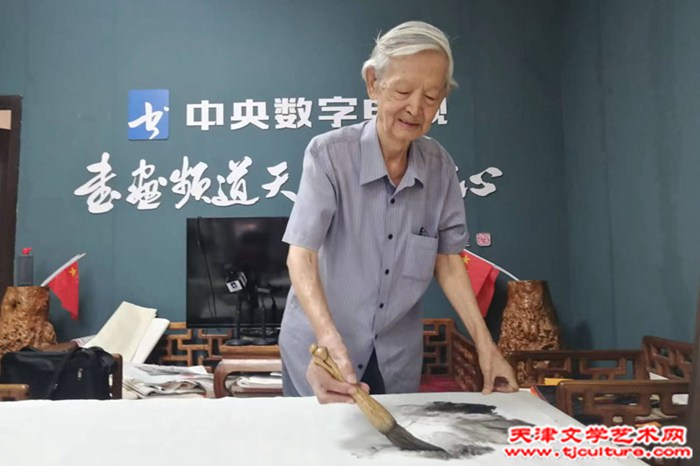 房师武在创作