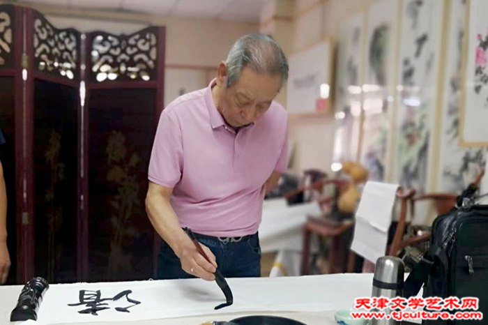 佟有为在创作