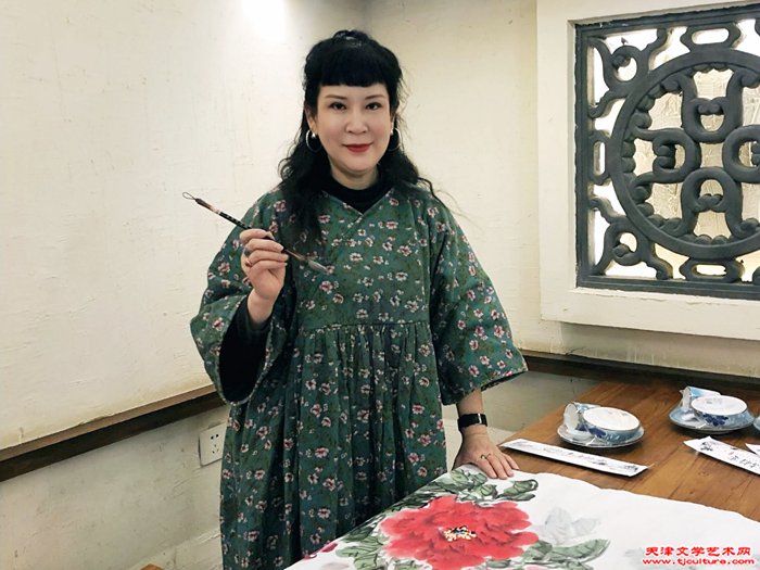 01黄雅丽在创作