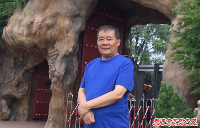 何荣洪  --