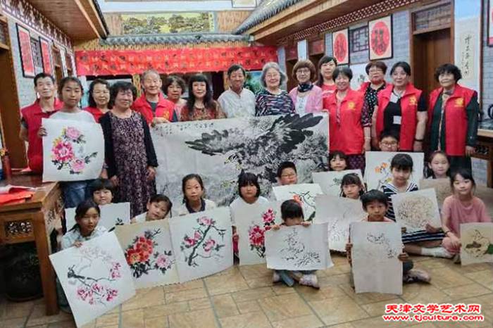 14 小画家们展示作品