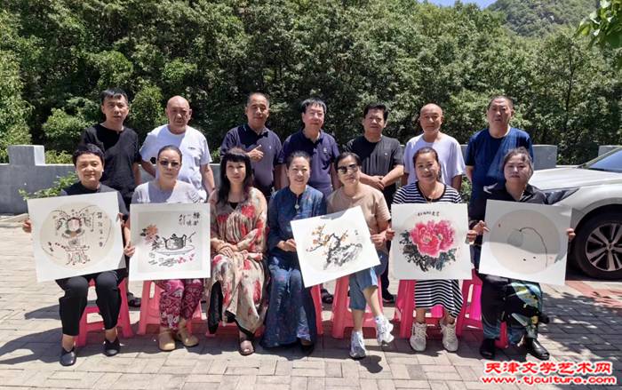 013 林枫、余澍梅、黄雅丽、史树海与总经理林福生、副总经理姚林全及公司员工合影