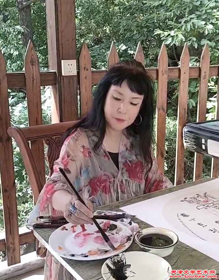 010 黄雅丽在创作