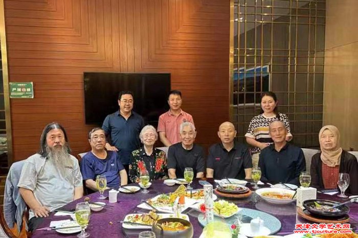 11 天津书画家与青海朋友在一起
