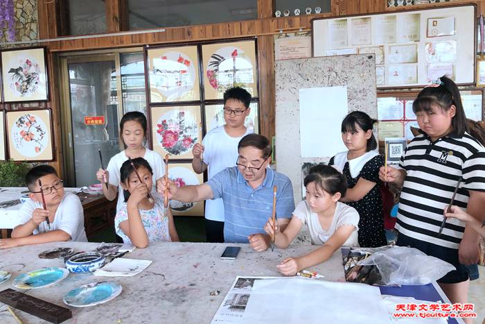 10 张长勇教学生如何执笔