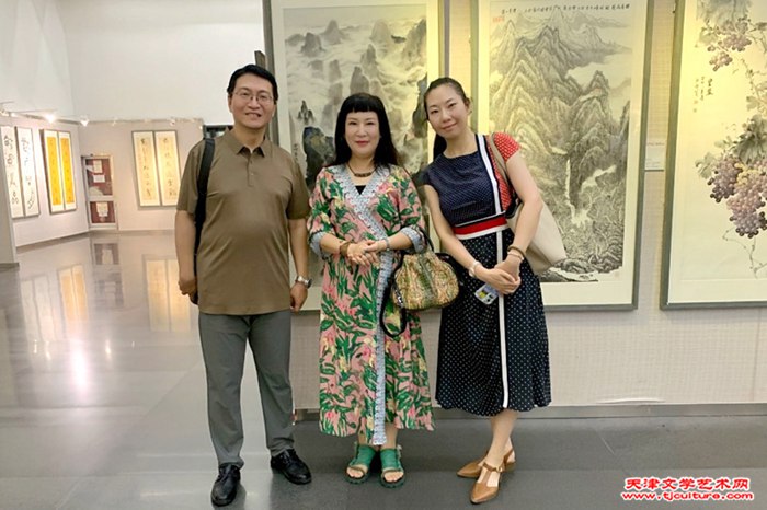 17陈渊、黄雅丽、孙豫合影
