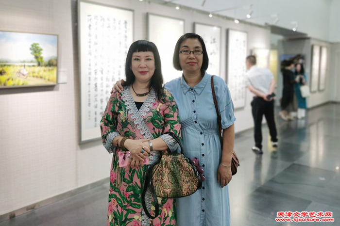 18黄雅丽、肖英隽合影