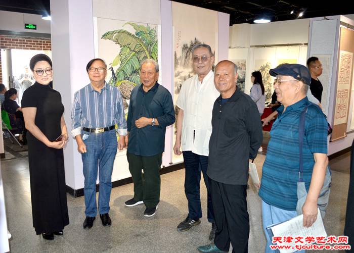 陈启智、霍然、刘泮书、吴玉曾、刘兴通和嘉宾合影