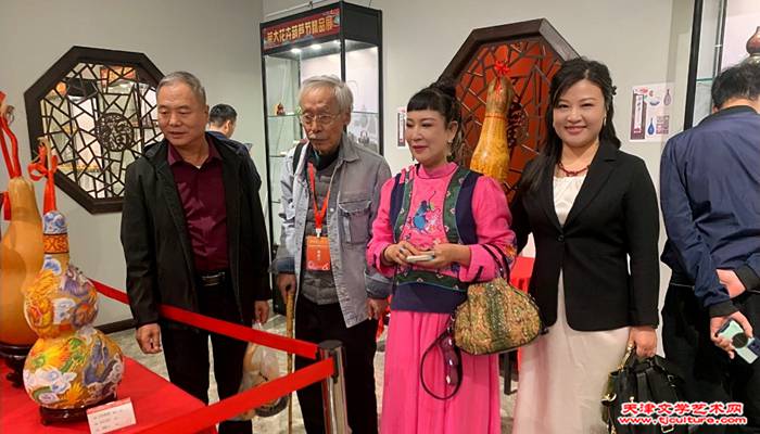 008 邢立宏、姚景卿、黄雅丽、孙芳丽合影