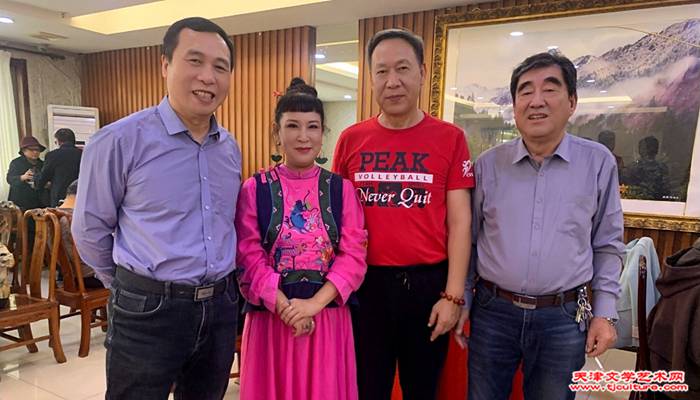 006 张嘉松、黄雅丽、天津男排教练鞠根寅、张明辉合影