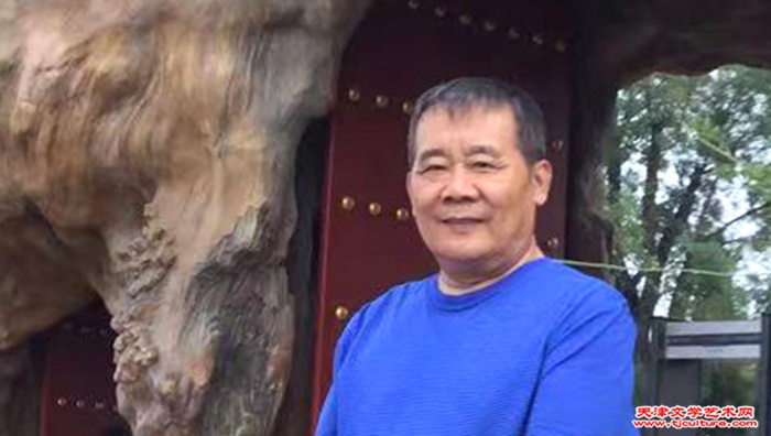 何荣洪  --