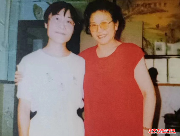 张雅静和赵丽蓉