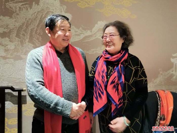 田立敏、刘秀芝合影