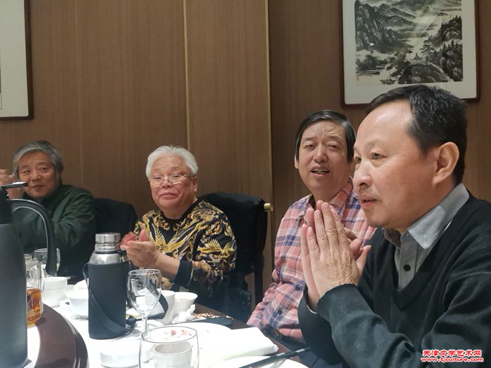 书画家们与企业家及书画爱好者亲切交流
