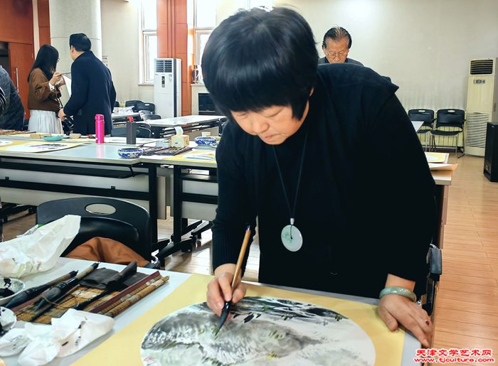 011 区美协山水画家刘美艳女士