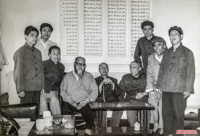 3赵光先生与恩师龚望及王坚白、严六符等（1983年）