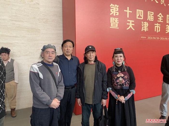 16陈世建、王连宏、周世麟、黄雅丽合影