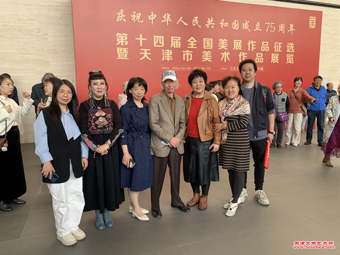 19赵文静、黄雅丽、庄雪阳、庄征、张斌、张卫红、张毅合影