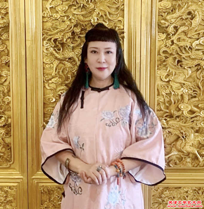 01黄雅丽主持宴会开场仪式