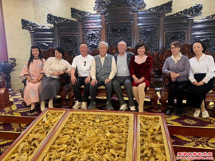 黄雅丽、孙瑜、王子豪、陈冬至、肖胜利、魏立存、崔可贤、刘静合影