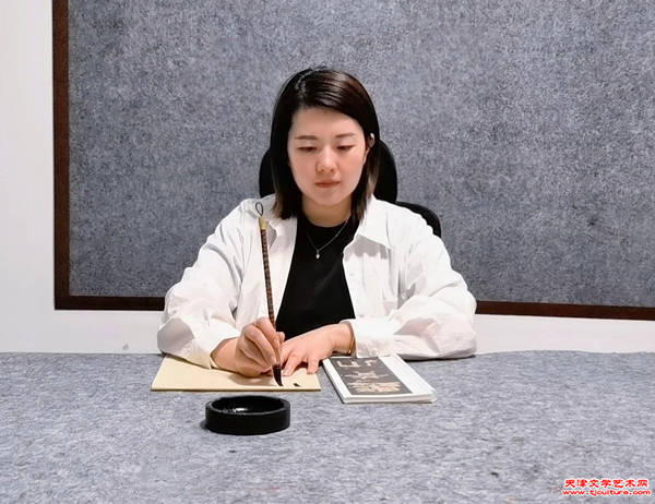 031　赖晨婕　1