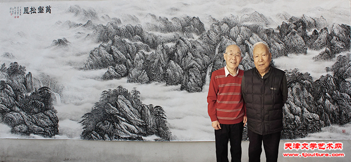 焦老师与笔者合作丈二焦墨山水画