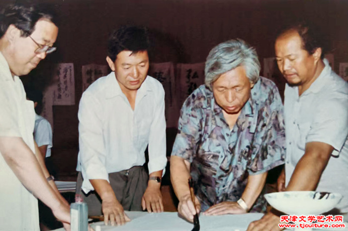 天津画院院长白金挥毫 天津画院院长白金挥毫