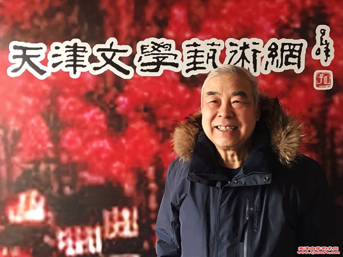 李震