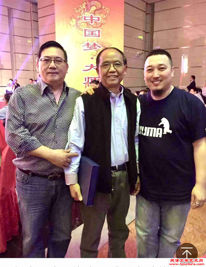 （图三）3、崔磊（右）的师傅洪新华（左）和师傅的师傅萧海春（中）合影。