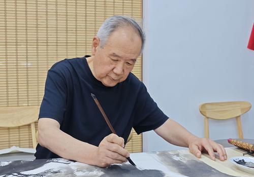 张晋