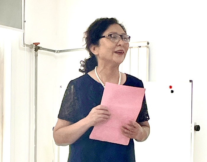 002　李国英老师主持成立大会
