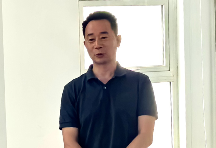 004　康立业先生代表东丽新立街向画院致贺