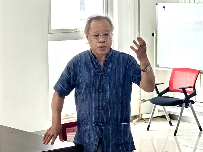 011　王金厚先生对书画院的成长发展寄予深情厚望